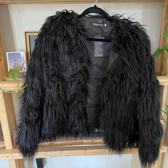LANSHIFEI never worn cropped furry jacket - Picture 3 of 3
